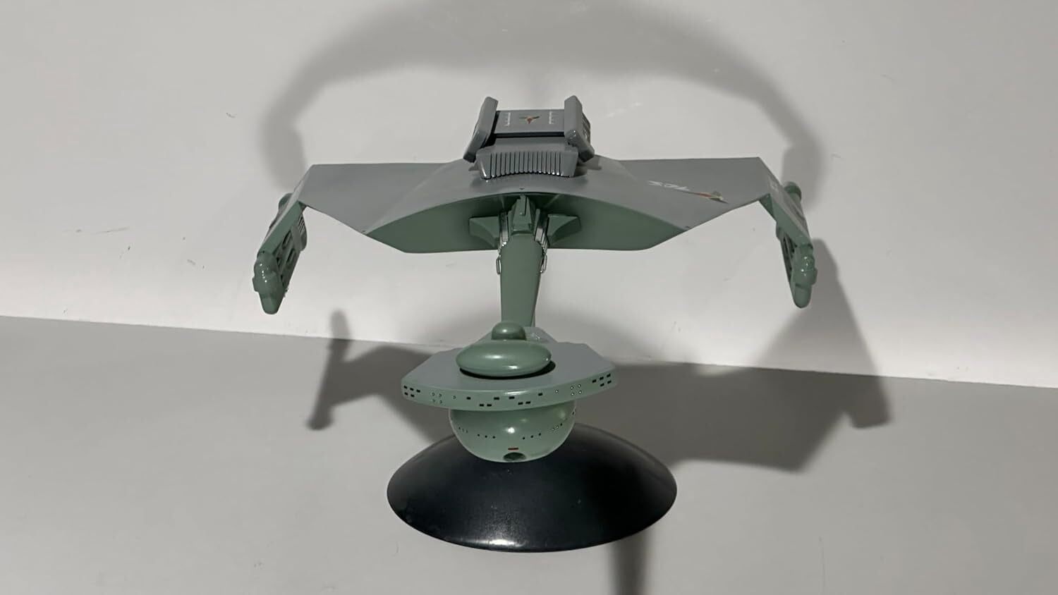 Star Trek: The Original Series Klingon Battle Cruiser AMT Model Kit