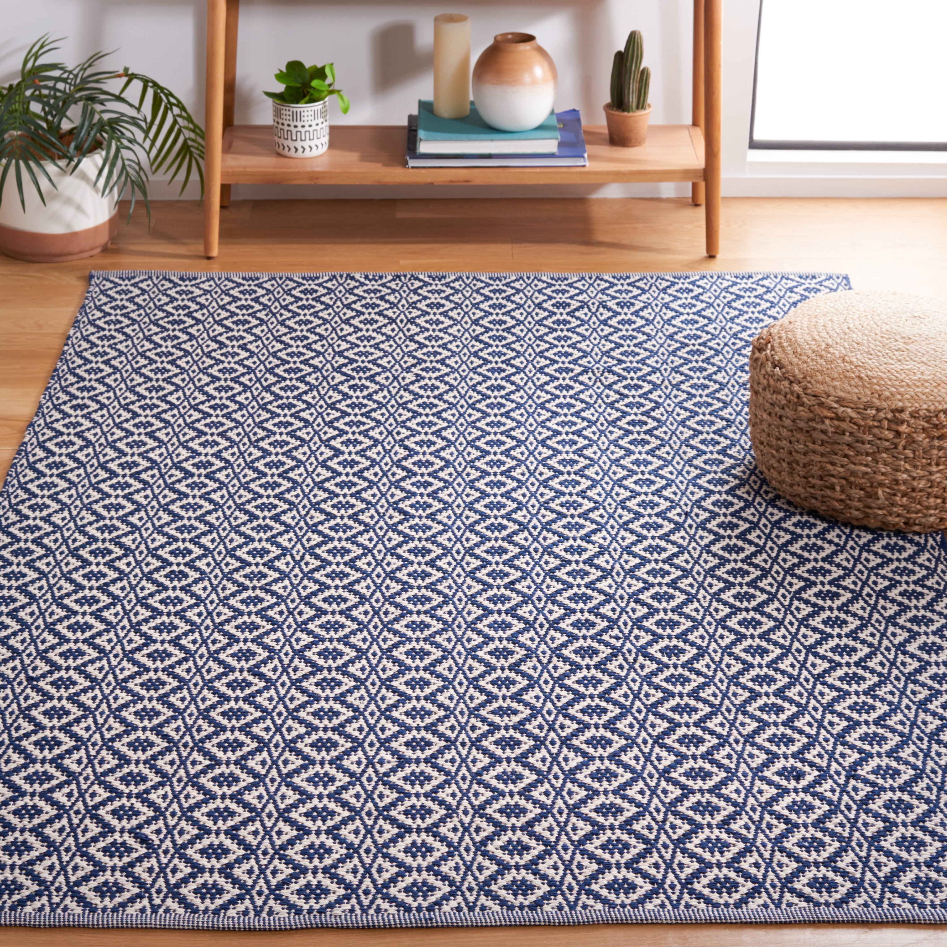 Safavieh Montauk Corrine Geometric Cotton Area Rug, Ivory/Navy, 6' x 9'
