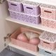 thumbnail image 3 of Caja de almacenamiento de plástico apilable Ahueca hacia fuera la cesta de almacenamiento de patrones retro delicados con tapa para ropa Papeles de cosméticos Juguetes - Tamaño pequeño (rosa), 3 of 4