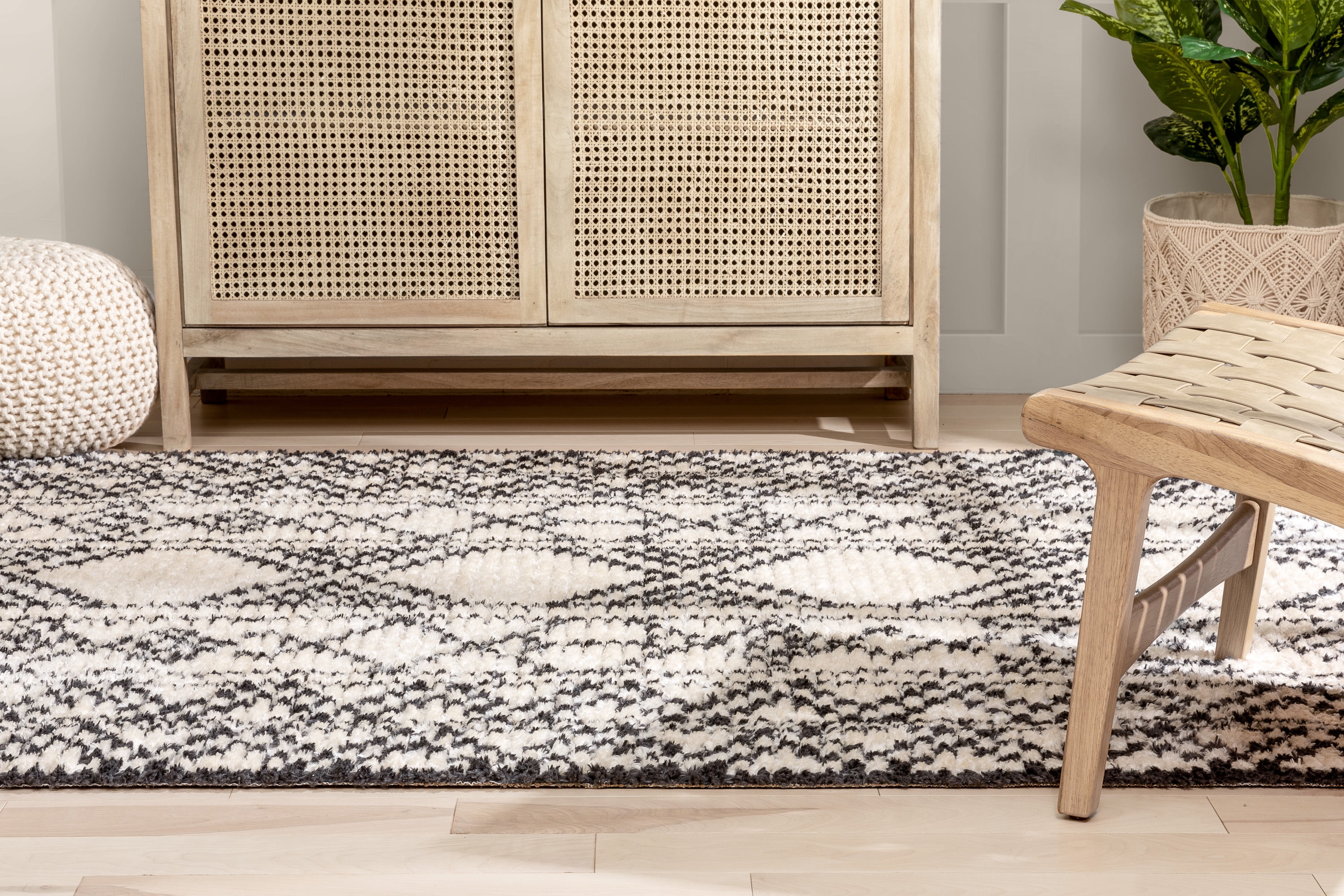 Well Woven Maya Tallulah Tribal Moroccan Diamond Pattern Grey 5'3" x 7'3" Textured Pile Area Rug