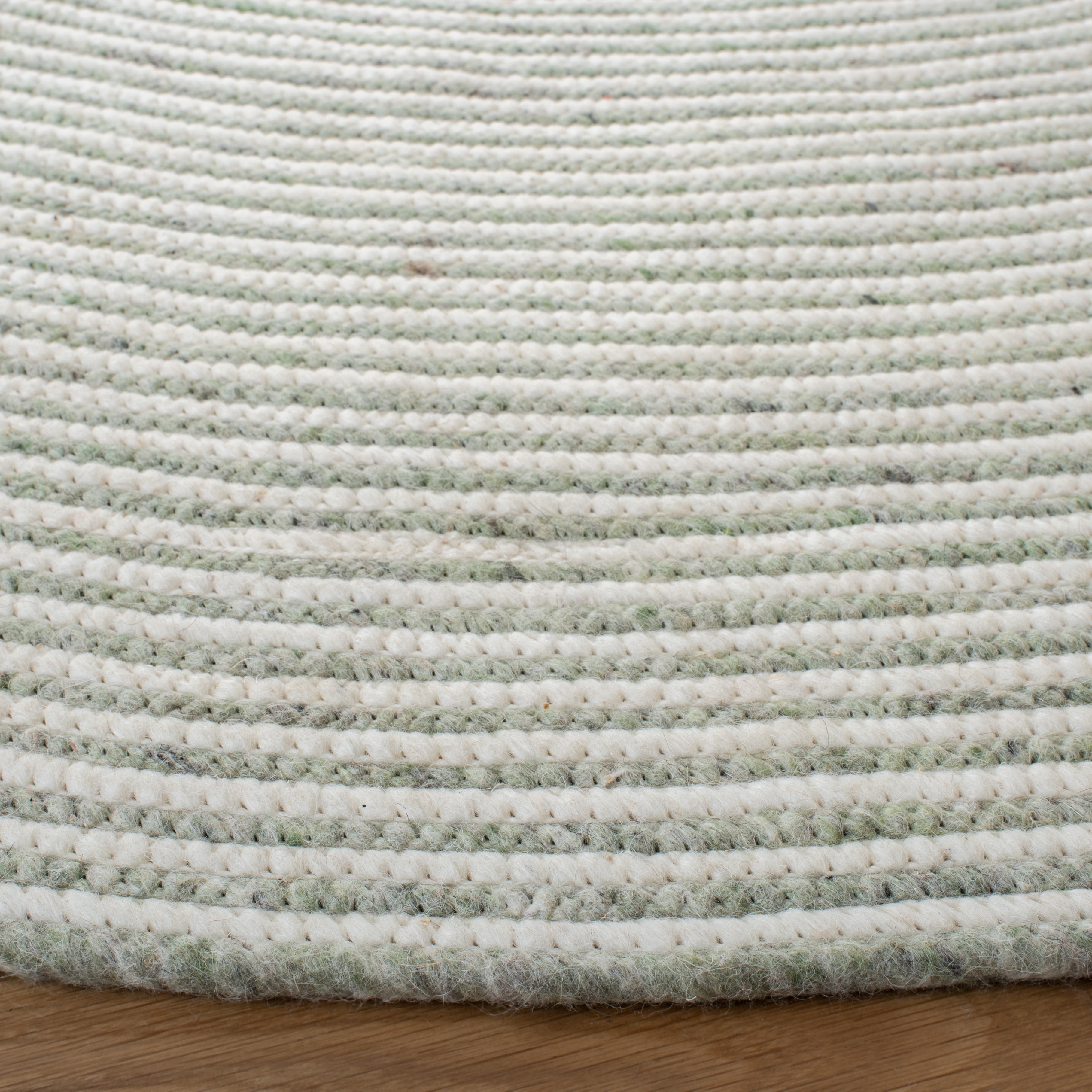 SAFAVIEH Braided Beuregard Solid Reversible Area Rug, Green/Ivory, 3' x 3' Round