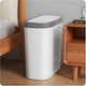 thumbnail image 5 of RFUGUG - Cubo de basura emergente con tapa, compacto y duradero, ideal para dormitorio, cocina, baño y rincón de oficina en casa., 5 of 7