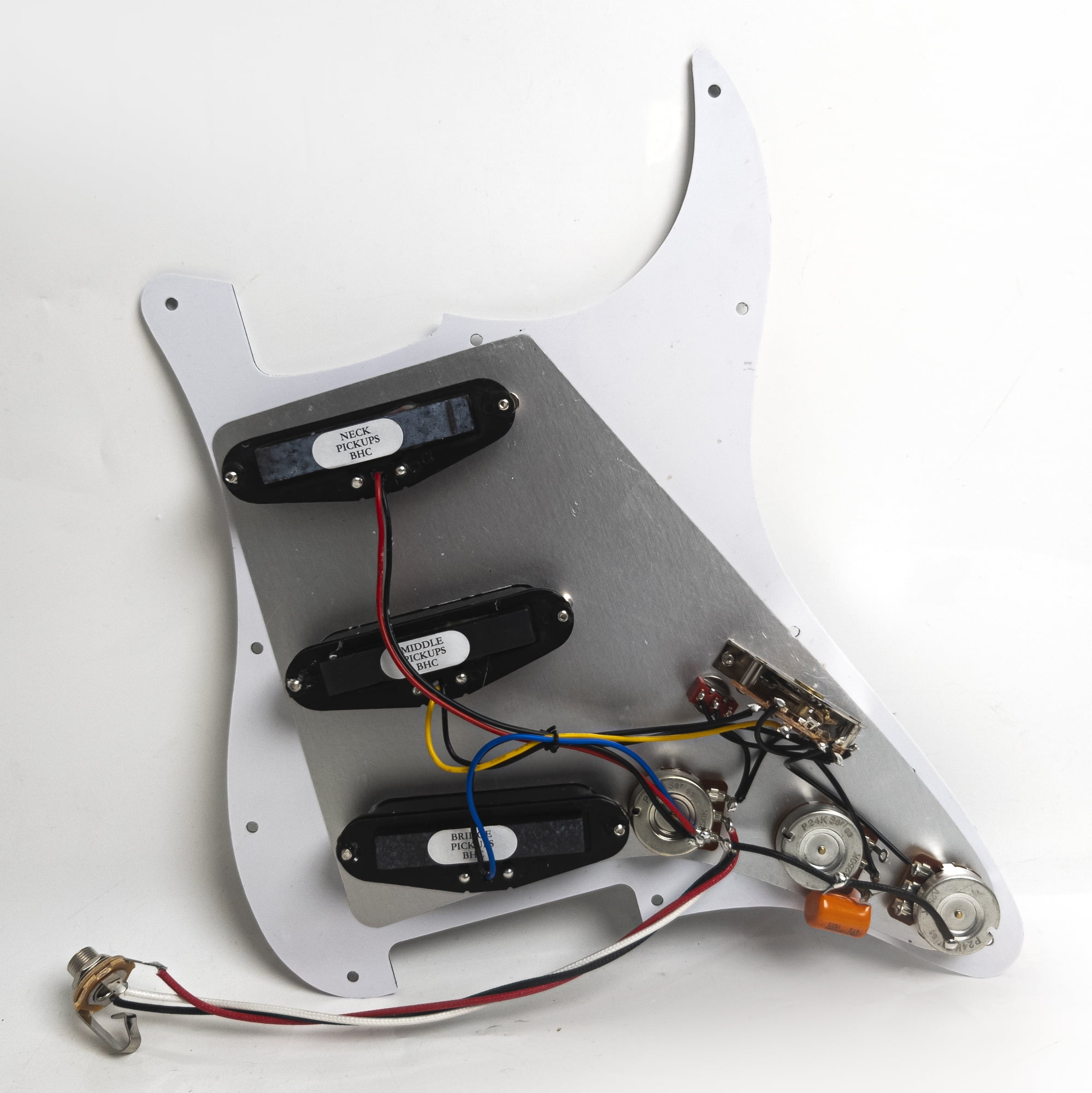 Left hand SSS Prewired Loaded Pickguard with Alnico 5 Single Coil Pickups for Strat Guitar