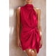 thumbnail image 2 of Vestido PRETTYGARDEN pequeño rojo de satén sin mangas con cinturón, 2 of 8