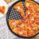 thumbnail image 3 of 1 bandeja para pizza redonda de 31,5 cm con agujeros, bandeja para hornear pizza para suministros de horneado en horno para barbacoa (negro), 3 of 5