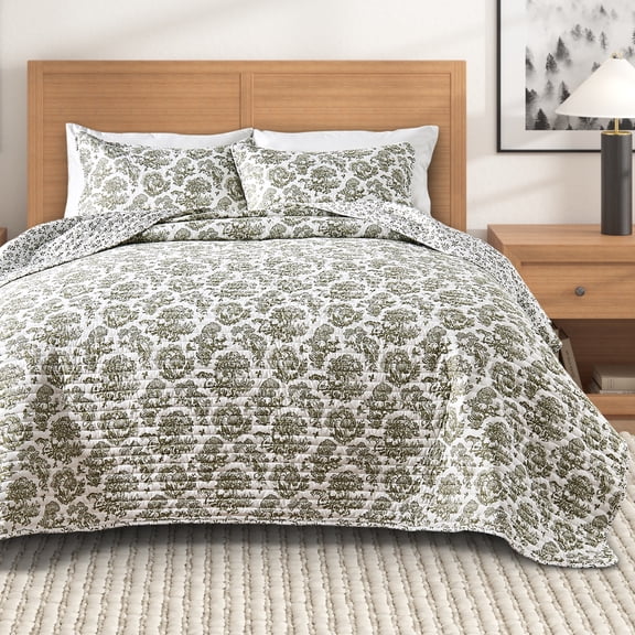Christmas Quilt Set - Lightweight, Soft, All-Season - 2-Piece Holiday Toile Bedding Set (Twin / Twin XL, Woodland Toile Green)
