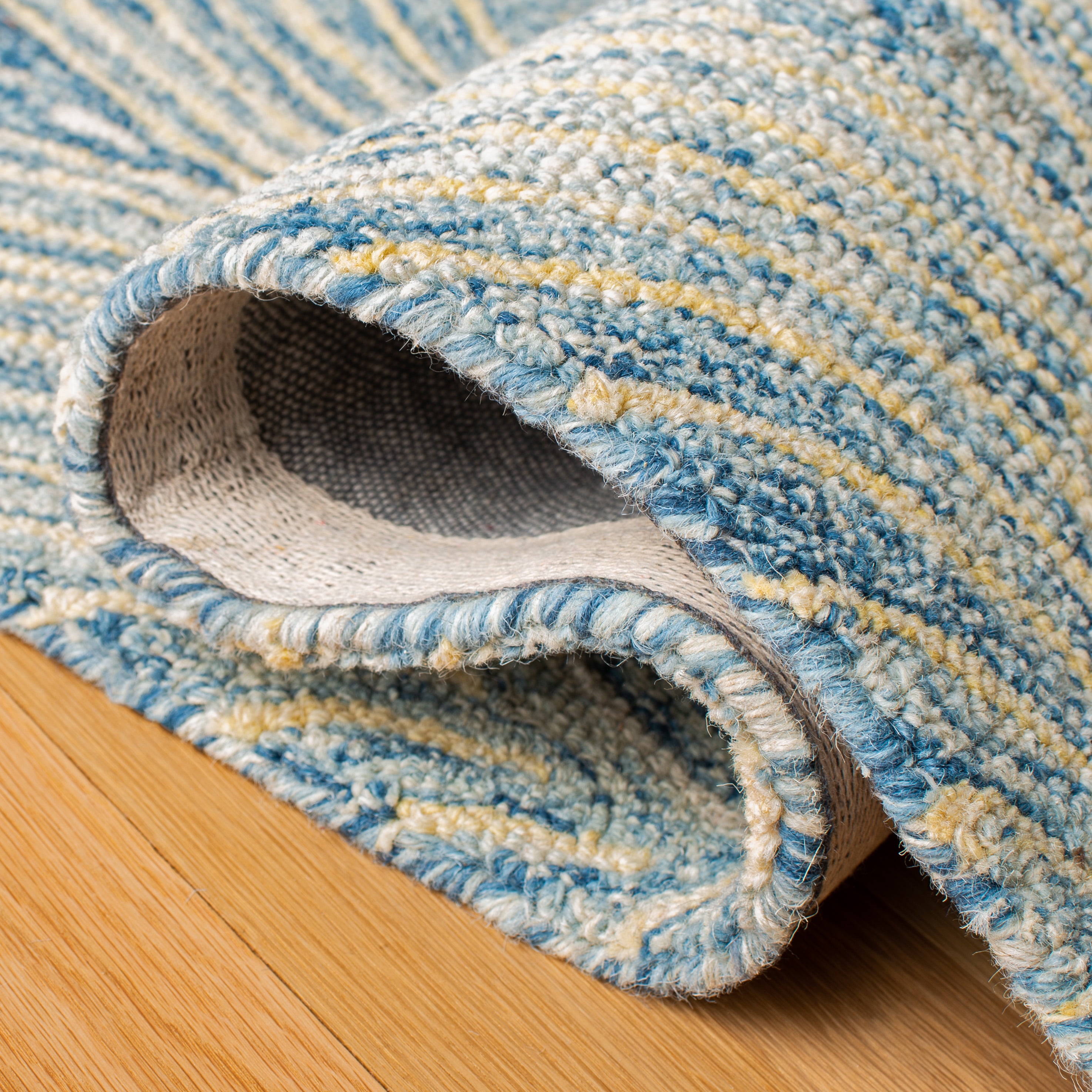 SAFAVIEH Micro-Loop Aiden Leaves Area Rug, Light Blue/Ivory, 5' x 5' Square