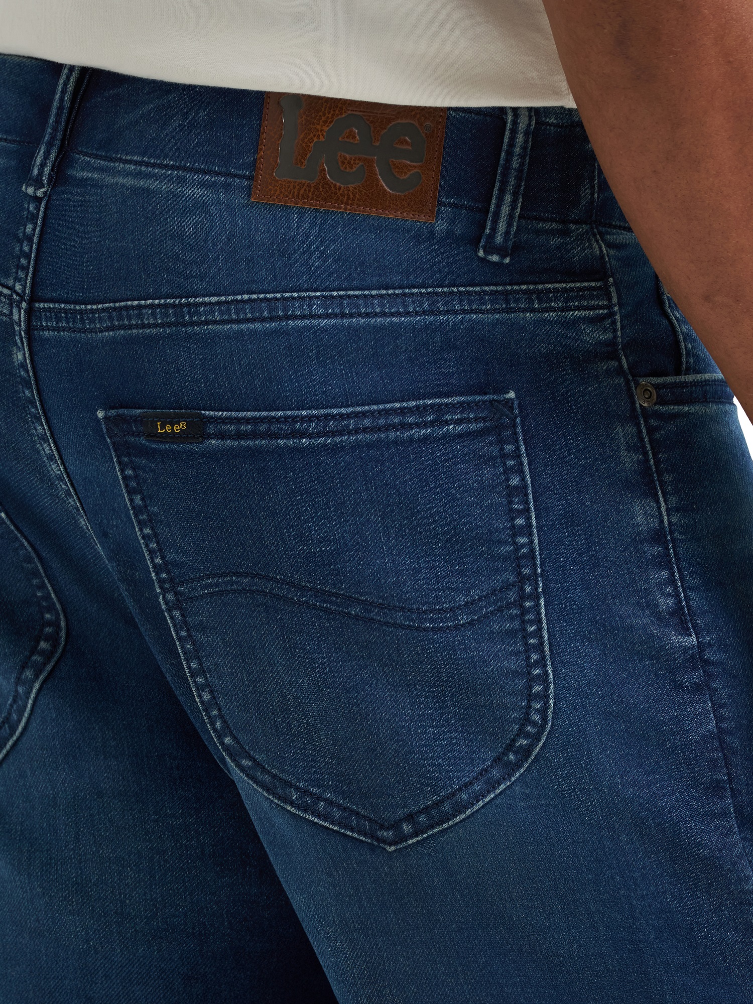 Lee® Men's Extreme Motion Single Layer Warming Regular Taper Denim Jeans