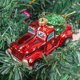 thumbnail image 2 of 1 unidad de camioneta con adorno de pino, adorno de árbol de Navidad para Navidad, hogar, decoración navideña, regalos, rojo, 2 of 5