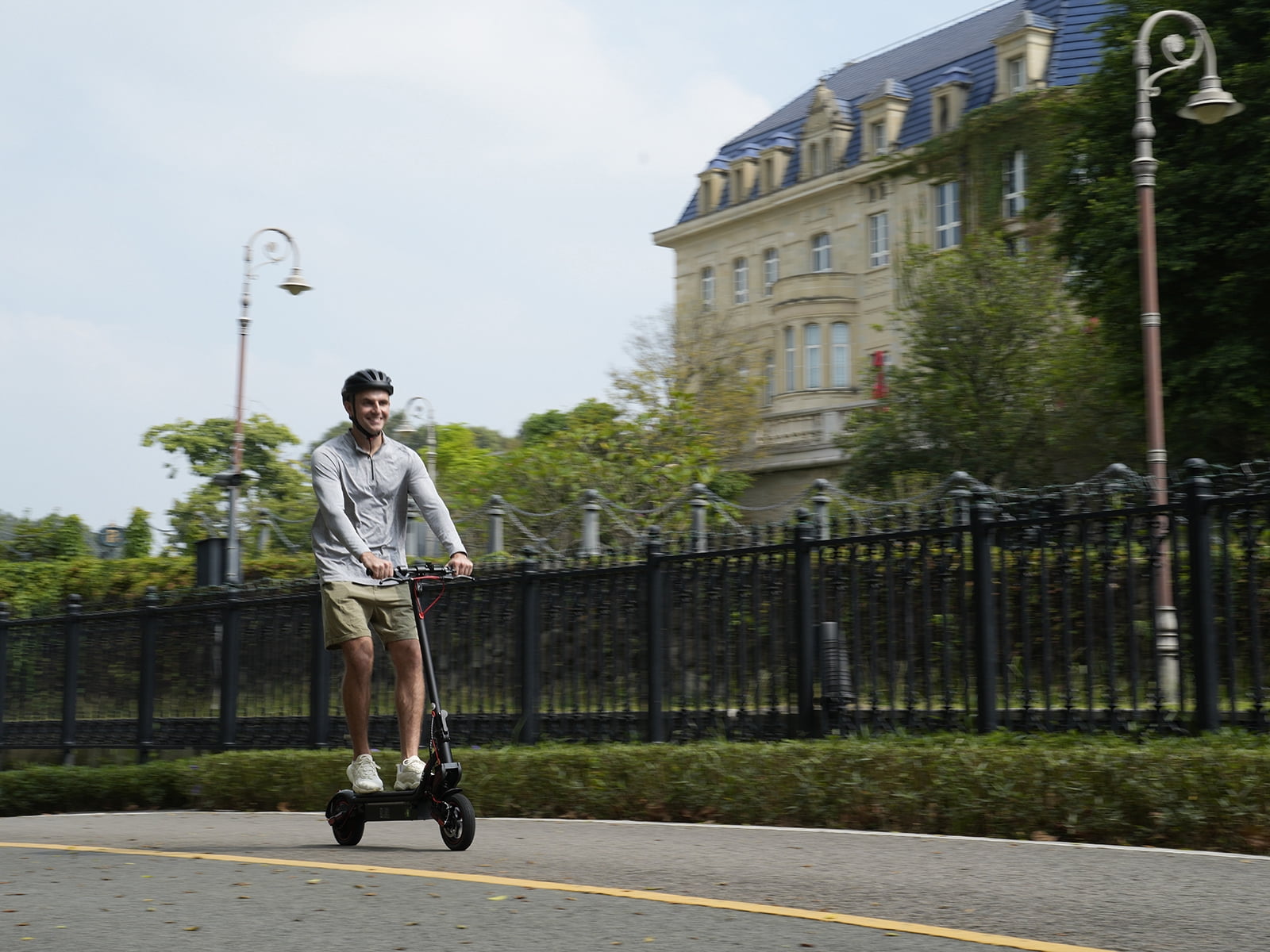 Rolldustry R8 Electric Scooter for Adults, 750W 9.3" Tire, Max 25 Mph Speed 26 Miles Range E scooter with Ambient Lighting, Suspension Systems