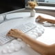 thumbnail image 5 of Reposamuñecas con teclado en forma de nube con soporte/cojín de espuma viscoelástica de cuero suave para escribir con facilidad y aliviar el dolor de descanso para la oficina, 5 of 5
