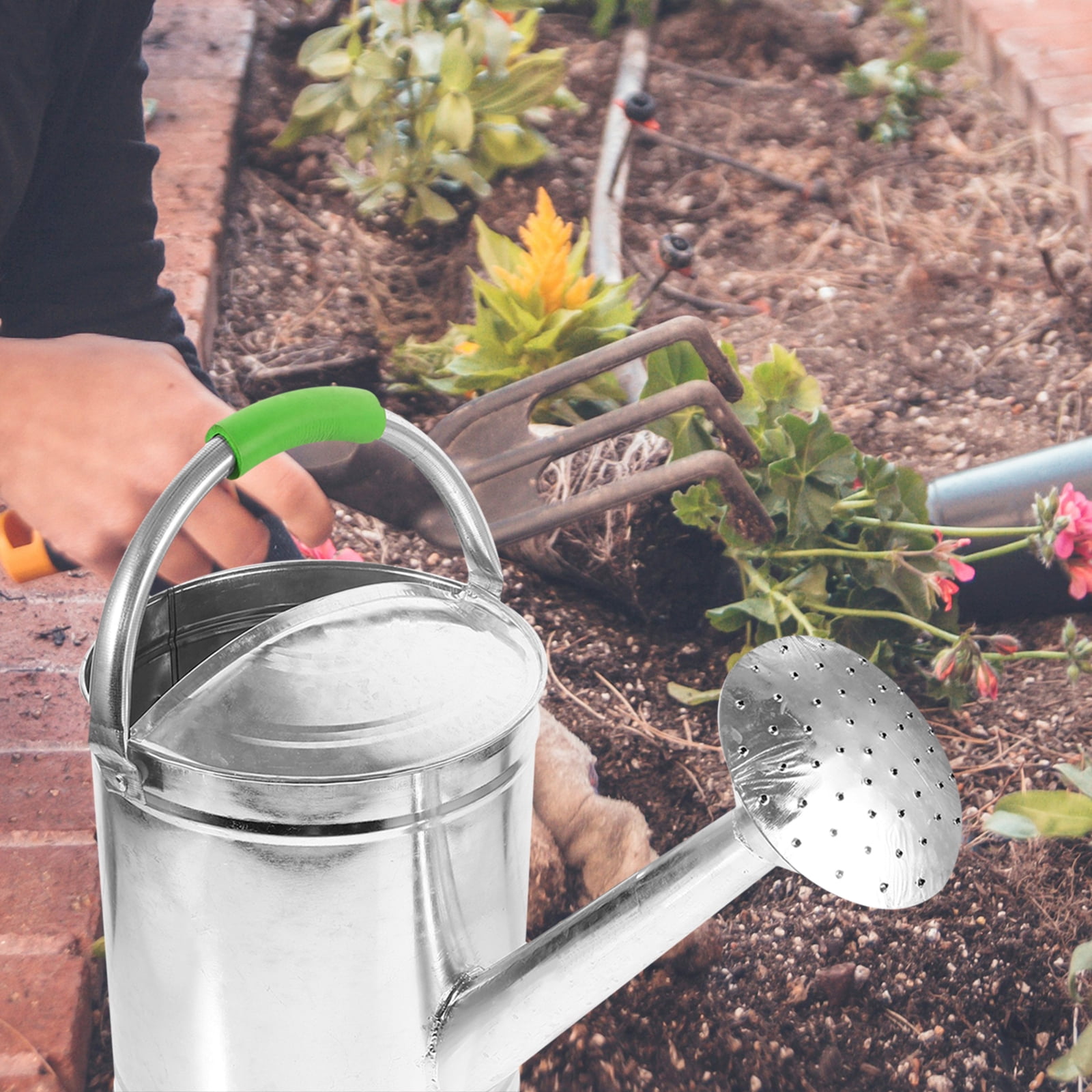 Galvanized Retro Watering Can for Outdoor Plants - Metal Garden Kettle for Efficient Watering