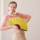 thumbnail image 4 of Kung Fu Fan 2025 Modelo Artes Marciales Chinas Ligero Plegable Práctica Accesorio de Rendimiento Diseño Tradicional Tela Duradera Todos los Niveles de Habilidad Demostración de Entrenamiento, 4 of 4