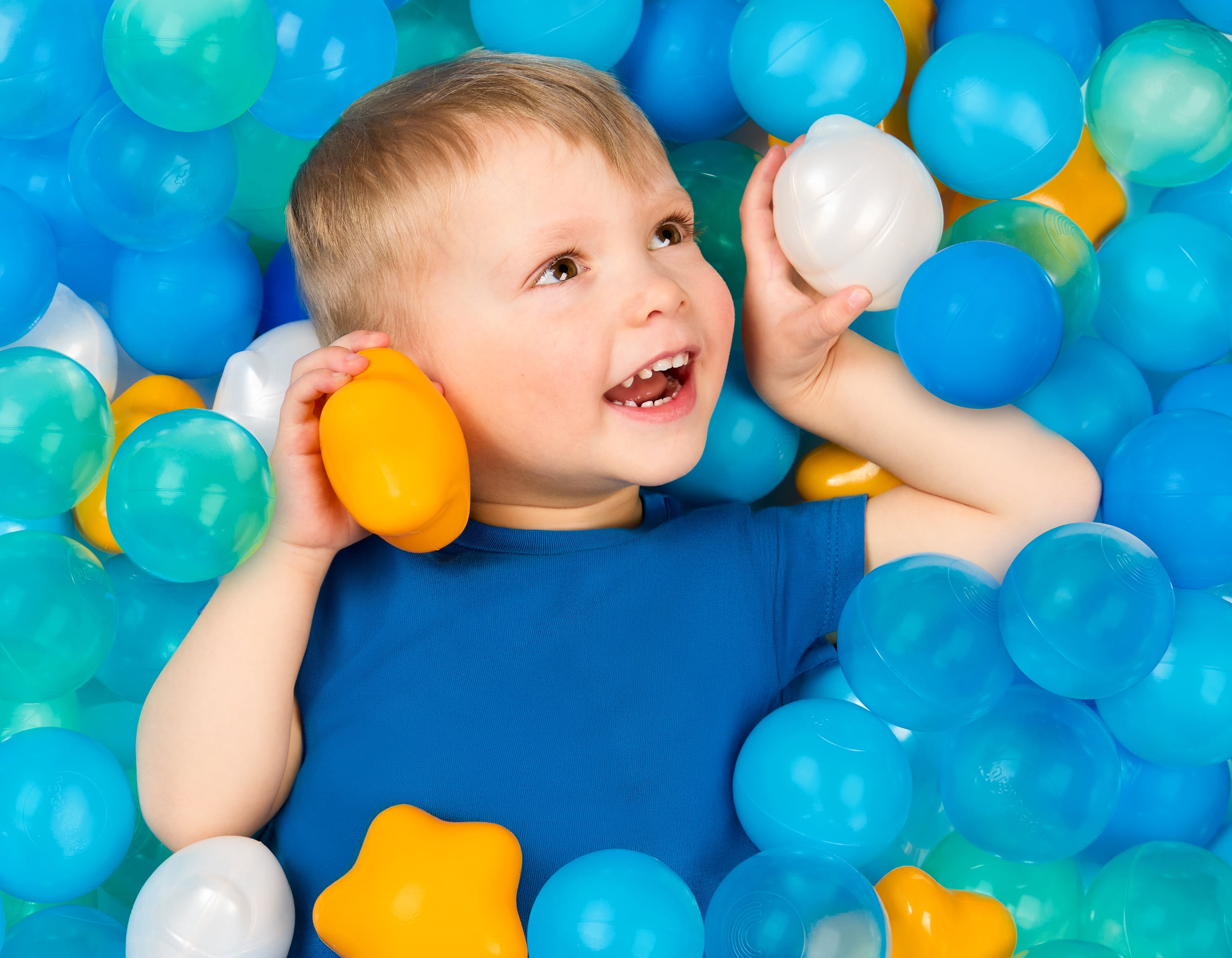 Battat Bag of Balls Cozy Cove 100 Plastic Play Multicolor Balls for Ball Pit & Reusable Storage Bag for 12 Months +