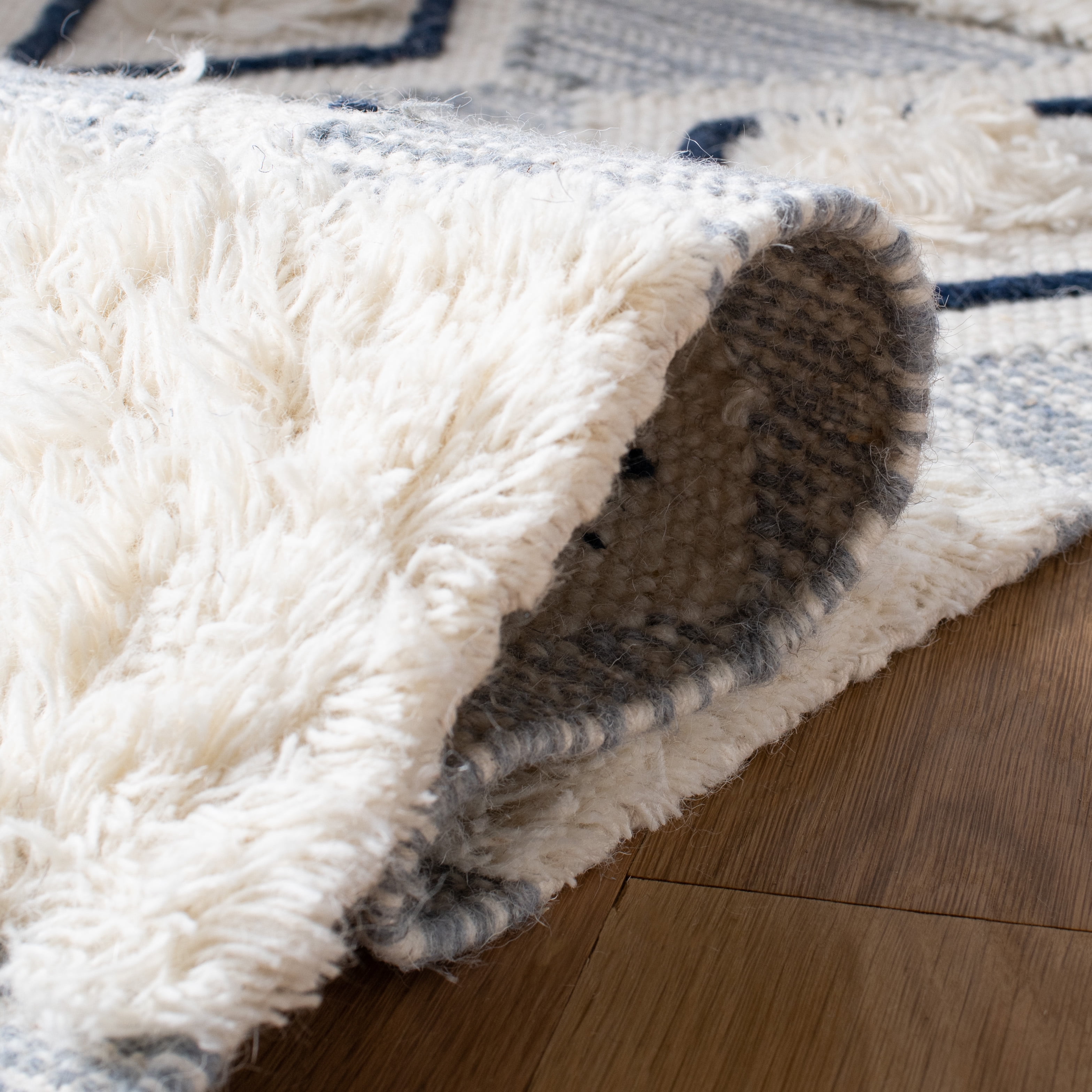 SAFAVIEH Natura Hepburn Geometric Wool Area Rug, Ivory/Blue, 4' x 6'