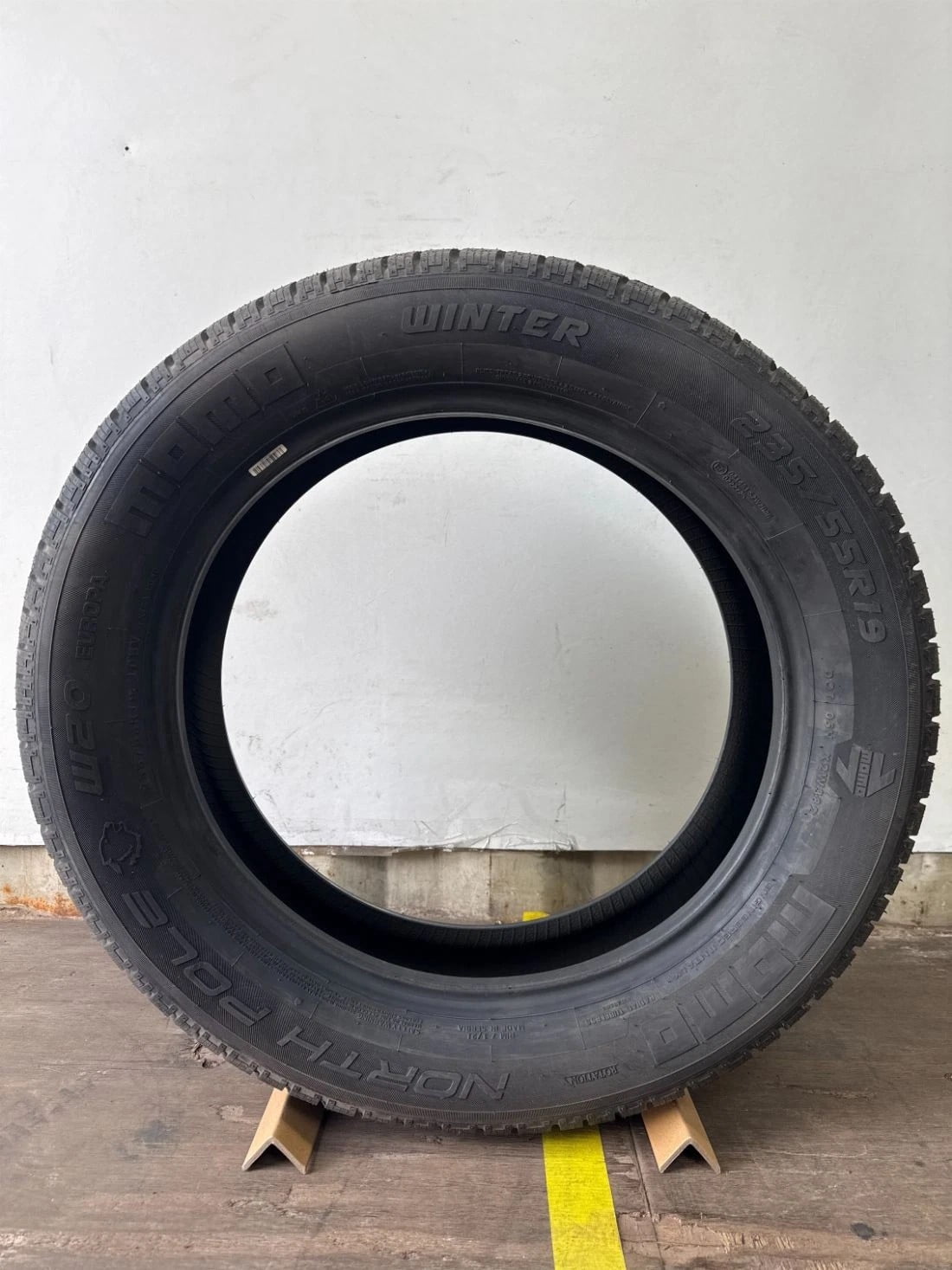Momo North Pole W-20 Europa 195/65R15XL 95H Tire