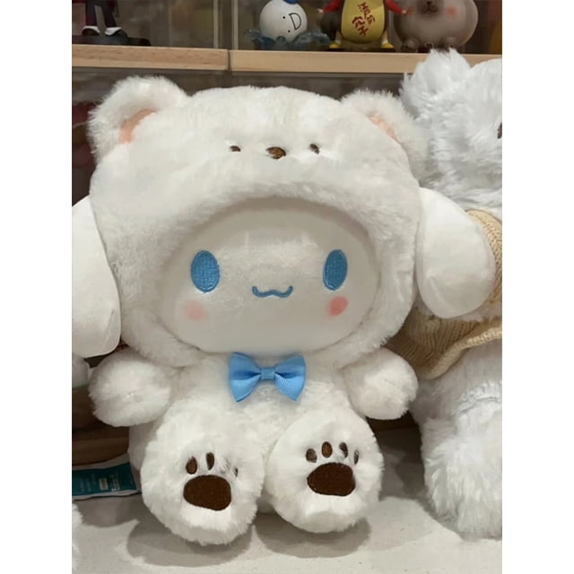 nuevo lindo peluche de mantequilla cinnamoroll kuromi pochacco original sanurgente kawaii juguete de peluche cosplay niños juguetes de regalo de cumpleañoszhangmengyacinnamoroll+45cm zhangmengya unisex Peluche sentado, vista frontal centrada; felpa blanca de poliéster con rostro bordado azul y mejillas rosadas, moño azul en el cuello, patas con huellas marrón, tamaño indicado en el título 45 cm, relleno de algodón PP y certificado CE, apto como regalo de cumpleaños y a menudo usado como accesorio suave para cosplay.