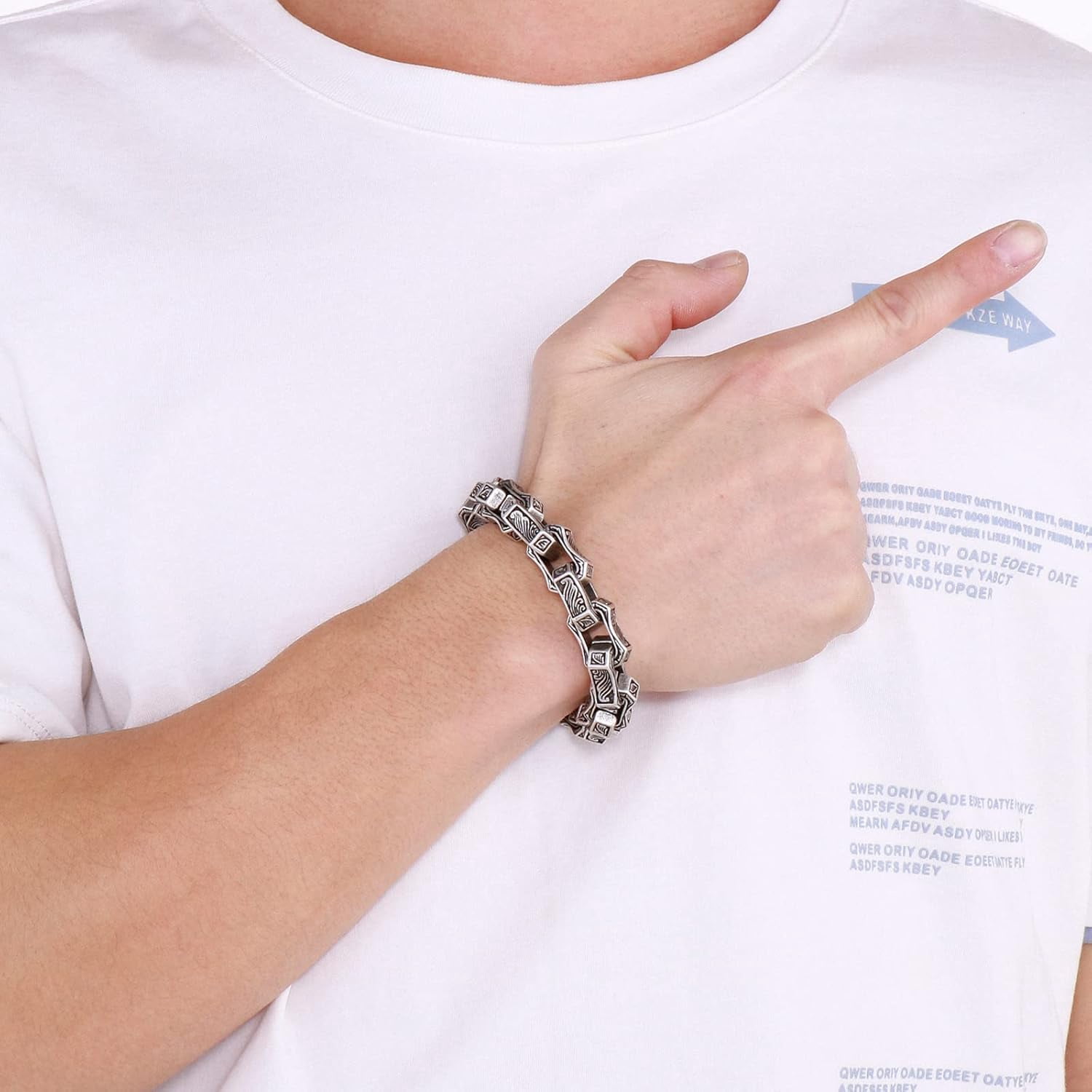 Cuban Link Bracelet for Men Stainless Steel Wave Engraved Chain Men's Bracelet Vintage Silver Bracelet for Men Unique Jewelry Gifts for Him