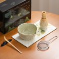 thumbnail image 5 of Accesorio japonés para la ceremonia del Matcha Batidor de Matcha Cuchara tradicional (Chashaku) Cuchara de té Soporte para batidor 1 tazón de té 1 colador de té El juego perfecto para preparar una taz, 5 of 5