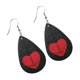 thumbnail image 2 of Pendientes de cuero Sonducket en forma de corazón con adornos de aretes, 2 of 6