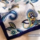 thumbnail image 3 of Pañuelo cuadrado pequeño de seda morera para mujer - Pañuelo para el cuello para mujer - Pañuelo de seda - 21" x 21", 3 of 5