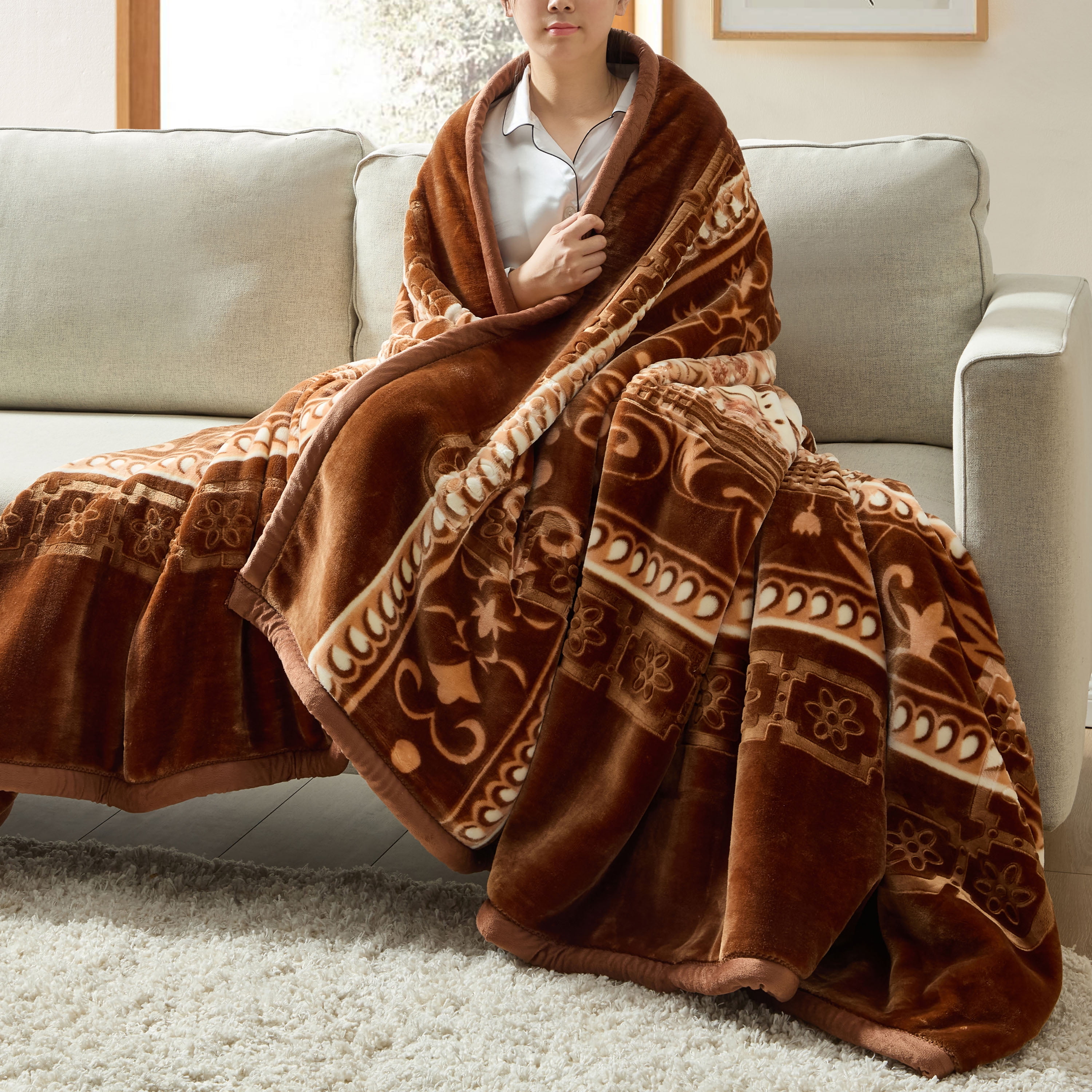 Lammaloe Queen Size Korean Mink Fleece Blanket for Winter, 9 lbs, 79" x 94", Heavy 2-Ply Warm Heavyweight Raschel Bed Blankets, Reversible Printed, Brown
