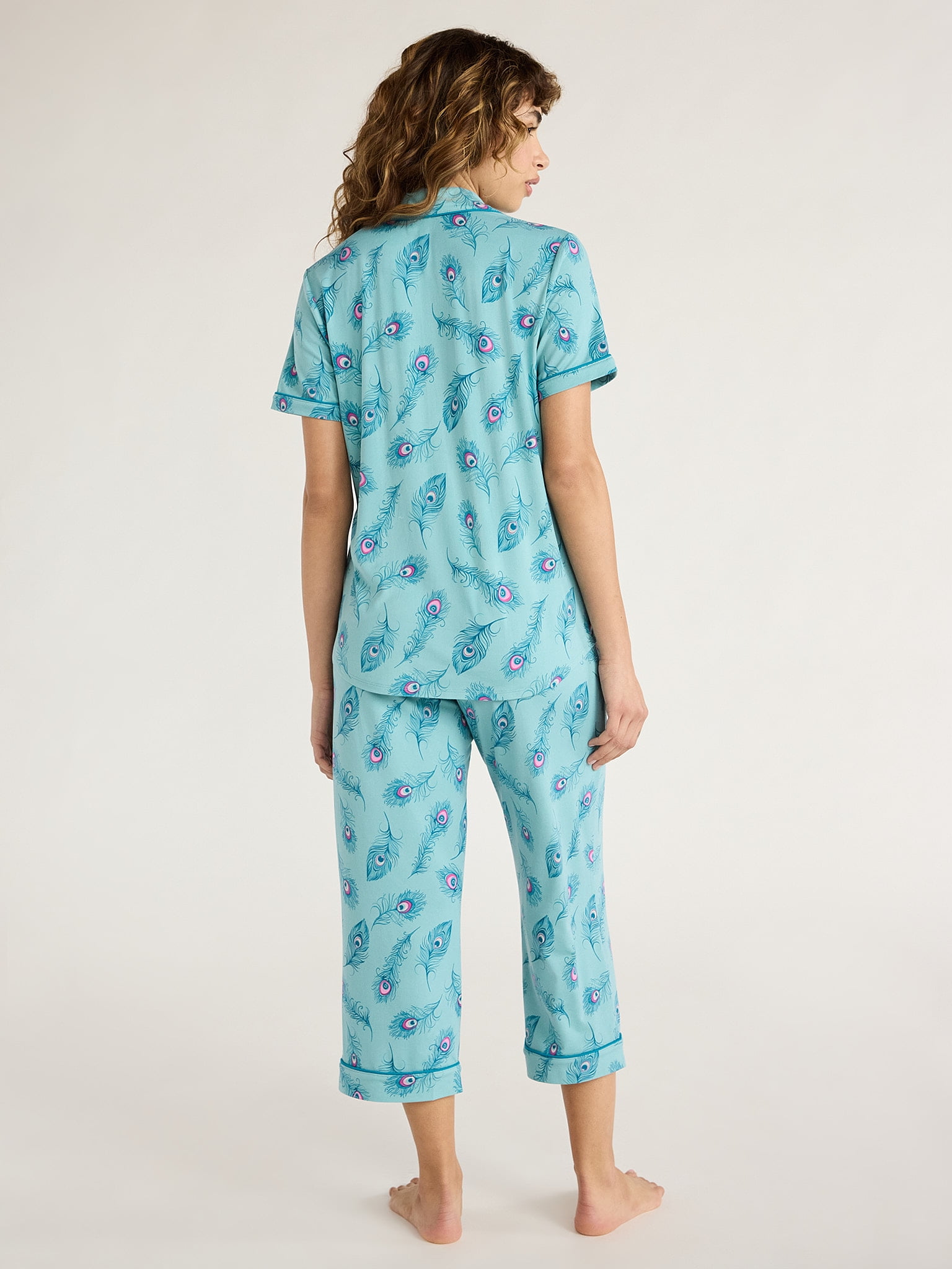 Joyspun Women's Knit Notch Collar Top and Capri Pants Pajama Set, 2-Piece, Sizes S to 3X