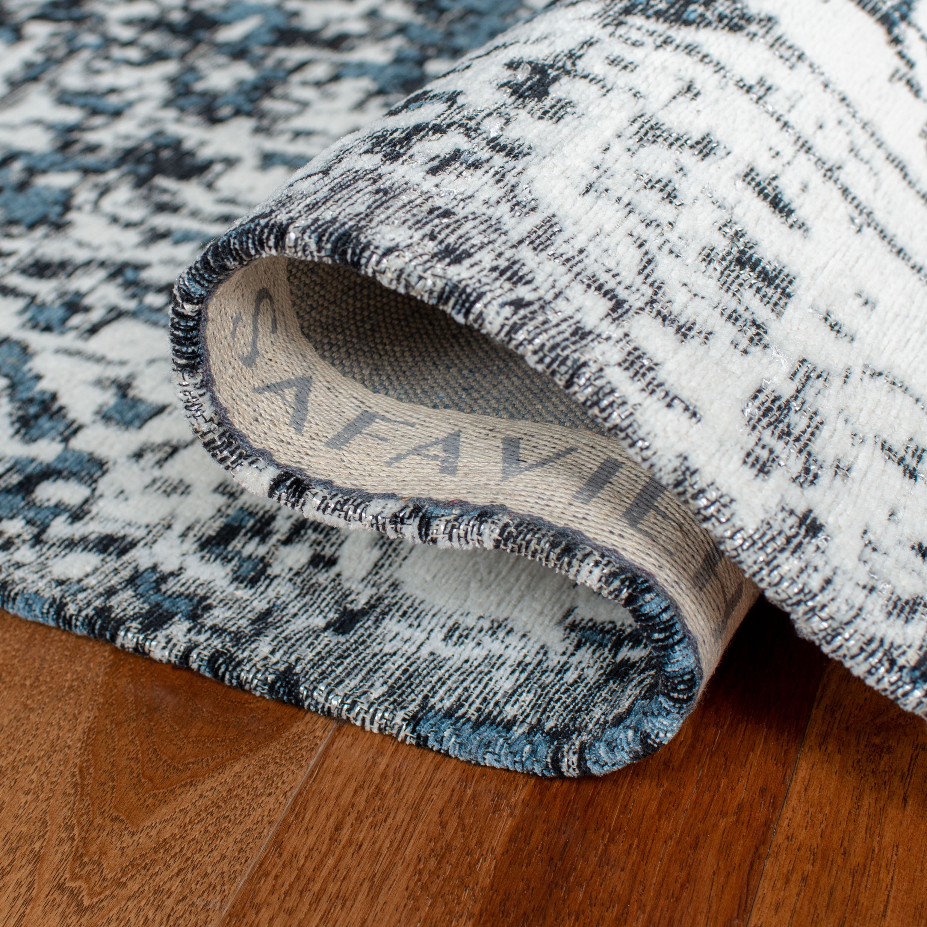 SAFAVIEH Classic Vintage Giuseppe Overdyed Area Rug, Navy/Ivory, 6' x 9'