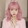 thumbnail image 3 of Pelucas de cabello sintético para mujer, pelo corto ondulado rosa con flequillo, colorido, Natural, fiesta de Cosplay, Afro, diario, resistente al calor, 3 of 4