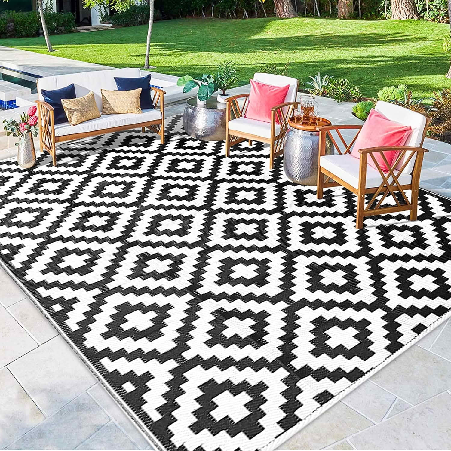 MAYEERTY 9x12 FT Plastic Straw Outdoor Patio Rug, Reversible Diamond Pattern Floor Mat Black and White, Waterproof UV Resistant Large RV Rug for Backyard Deck Beach Camping Picnic Trailer