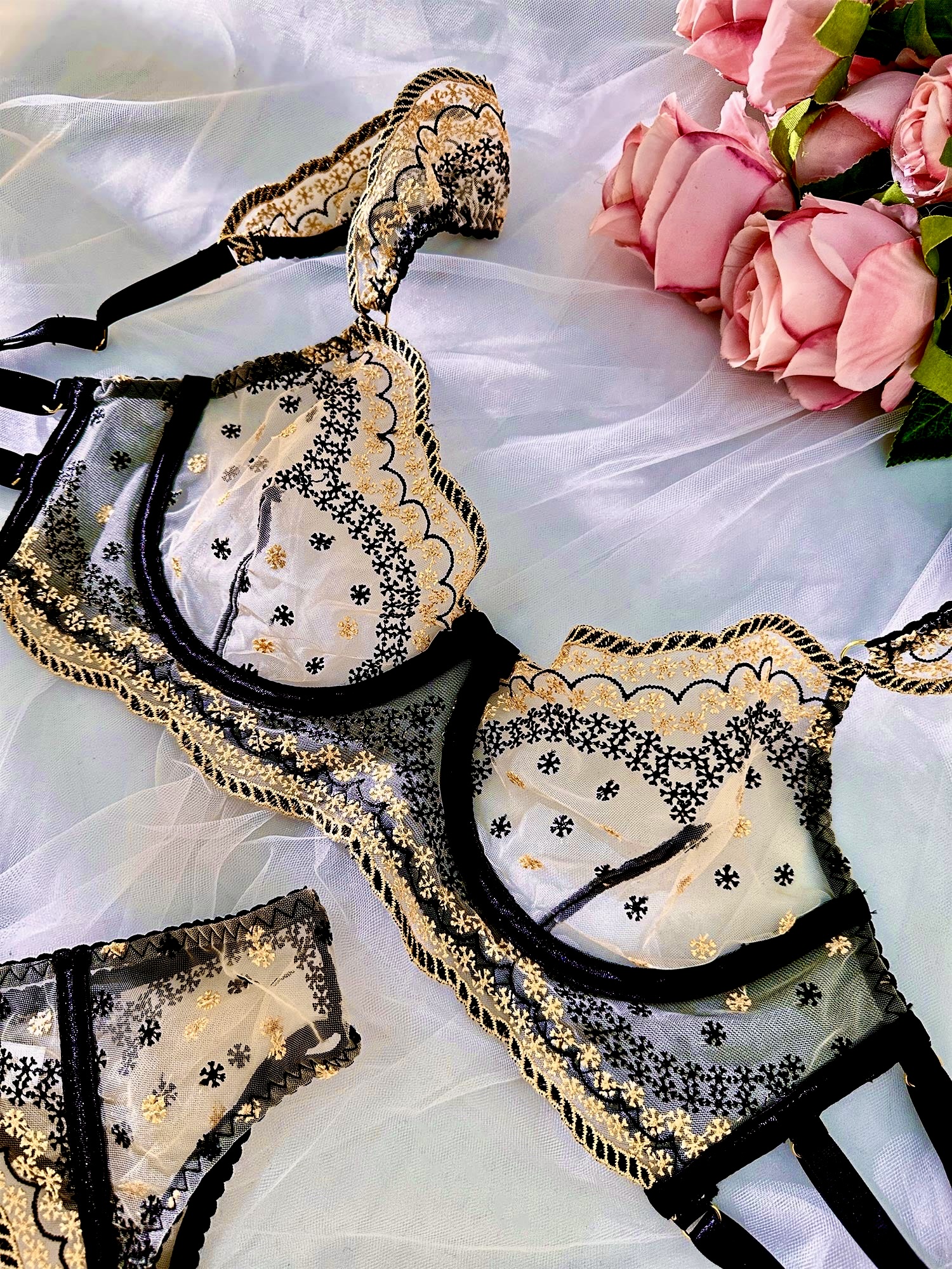 Black&Gold Luxury Lace Embroidered Lingerie Set (BLACK, XL)
