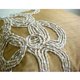 thumbnail image 3 of Fundas de cojín, fundas de almohada decorativas doradas de 40 x 40 cm (16 x 16 pulgadas) cuadradas, cojines de seda para sofá, diseño geométrico, anillos ovalados, cordón de yute, perla, manta de, 3 of 4