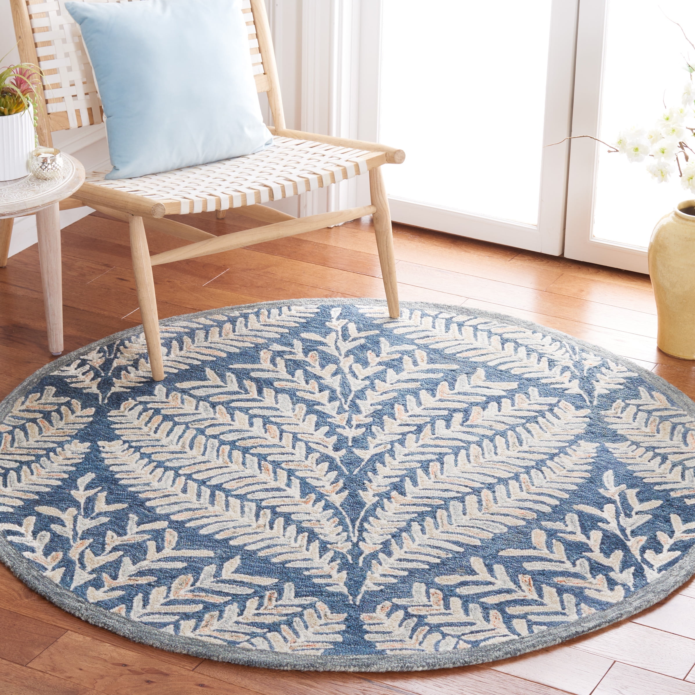 SAFAVIEH Capri Proinsias Leaves Wool Area Rug, Grey/Ivory, 3' x 3' Round