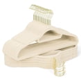 thumbnail image 1 of Perchas de terciopelo Sishynio Premium, paquete de 30 unidades con ganchos dorados, color beige, 1 of 7