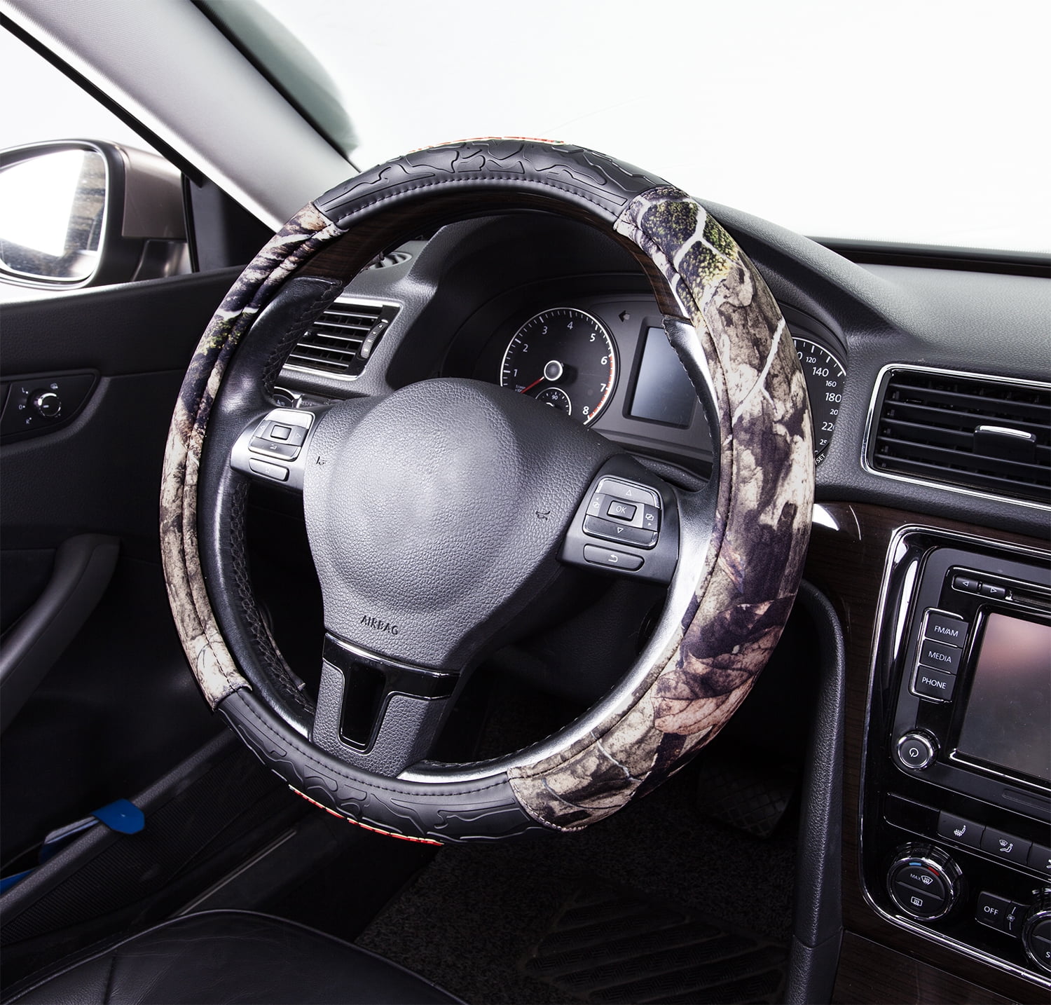 Mossy Oak 1-Piece Heavy Duty Cover Material & Tear-Resistant, Polyester Steering Wheel Cover, Universal Fit, 21SWC75 Green
