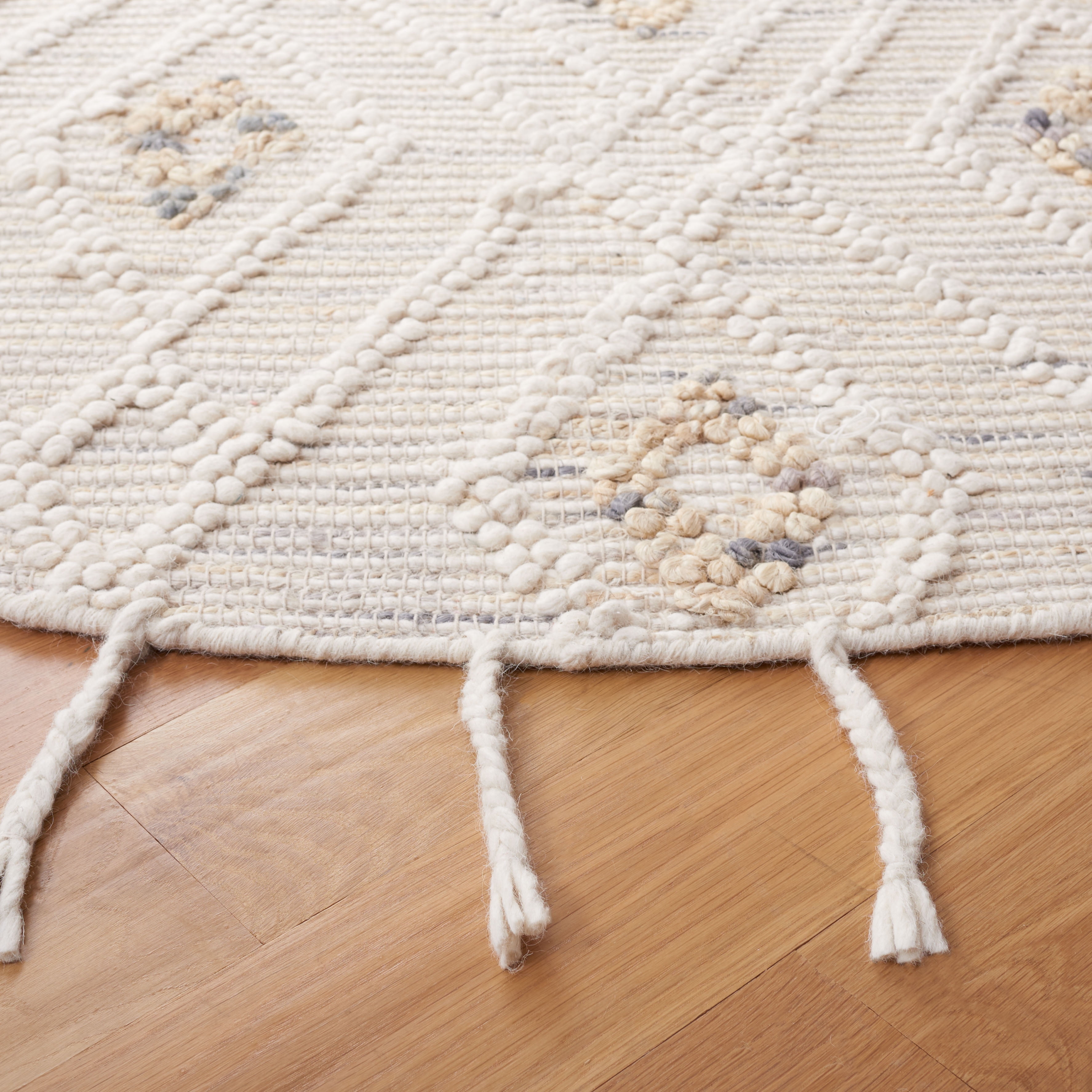 SAFAVIEH Natura Merrill Diamond Area Rug, Ivory/Grey, 6' x 6' Round