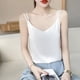 thumbnail image 2 of Camiseta de seda satinada para mujer: cuello en V, tirantes finos, blusa sin espalda, poliéster, para ropa informal y de dormir, 2 of 7