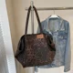 thumbnail image 3 of Bolso de mano retro de gran capacidad con estampado de leopardo para la axila, bolso de mano para el trabajo, bolso de hombro versátil, otoño e invierno, 2024, 3 of 5