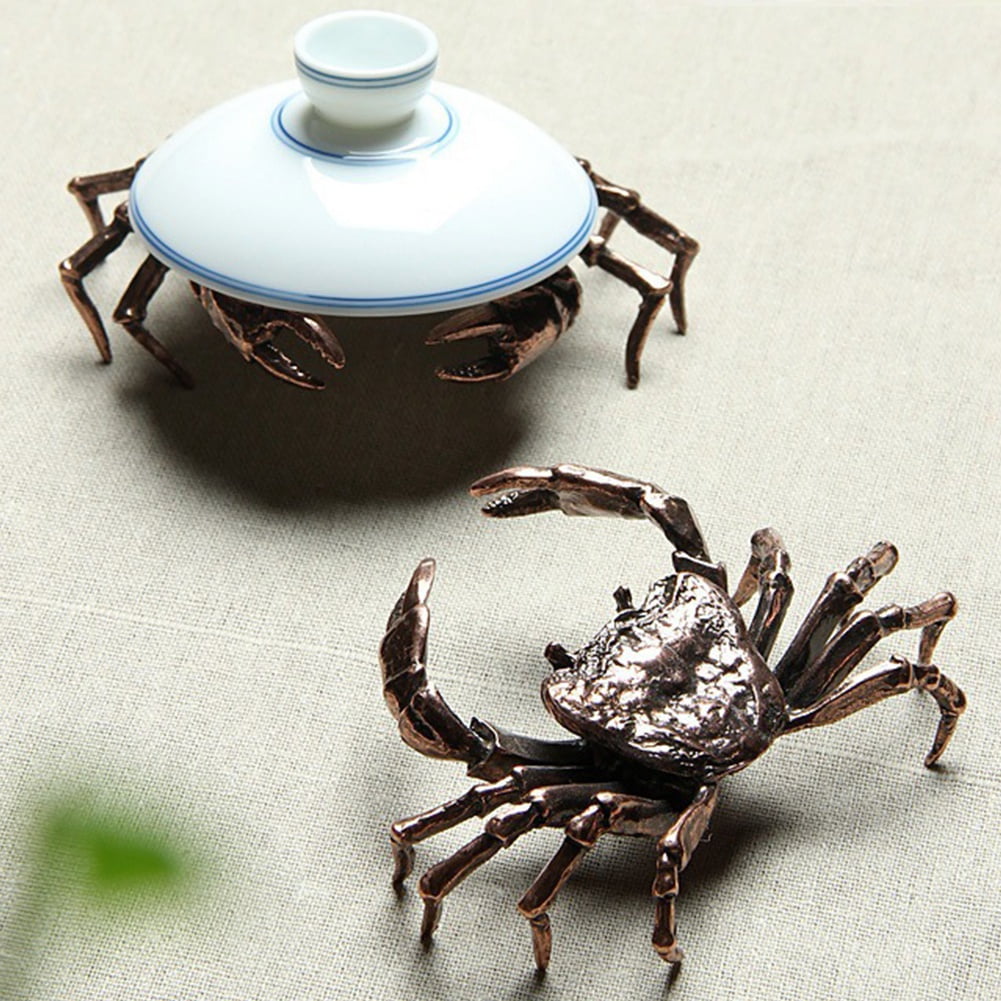Mgaxyff Crab Statue Copper Statue with Tea Pot Lid Holder Innovative Crab Shape Sculpture Ornament for Home Office Coffee Decoration
