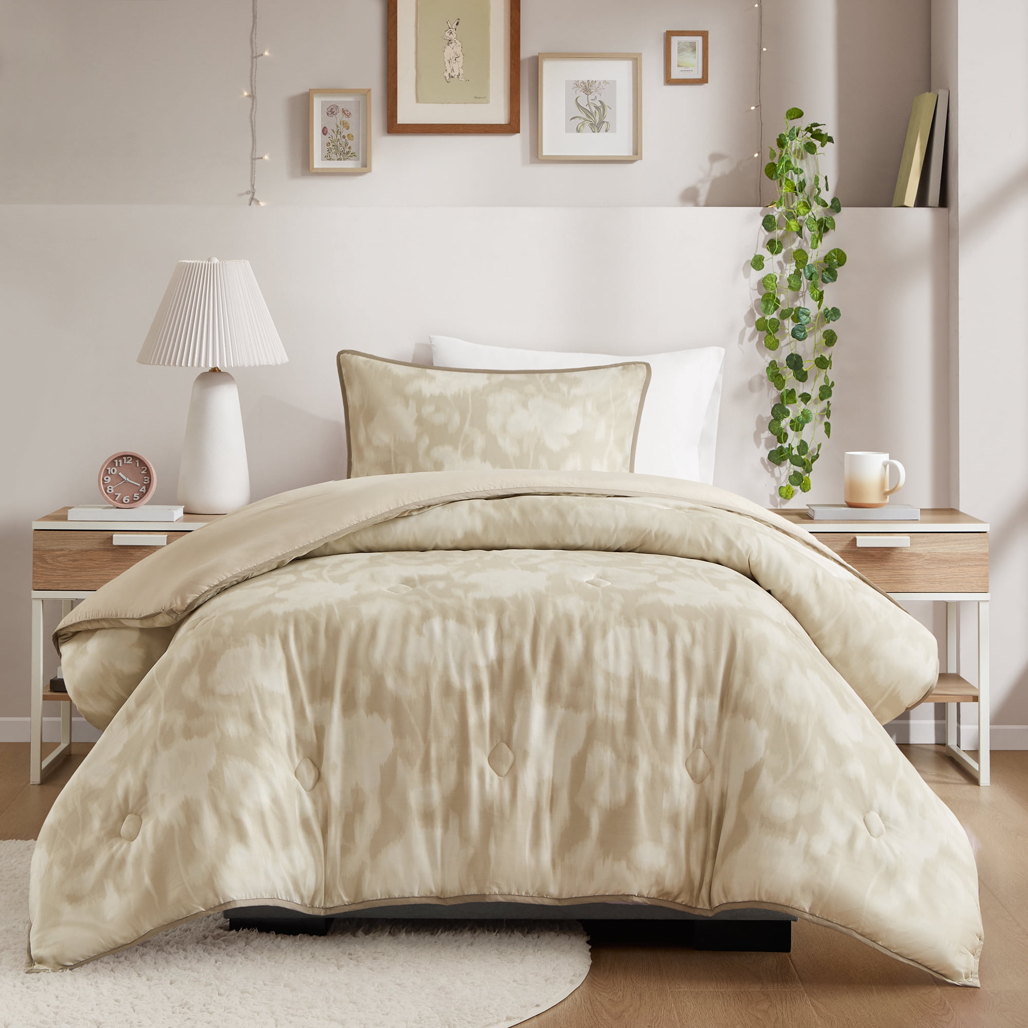 Mainstays Blurred Rose 2-Piece Beige Comforter Set, Twin/Twin XL