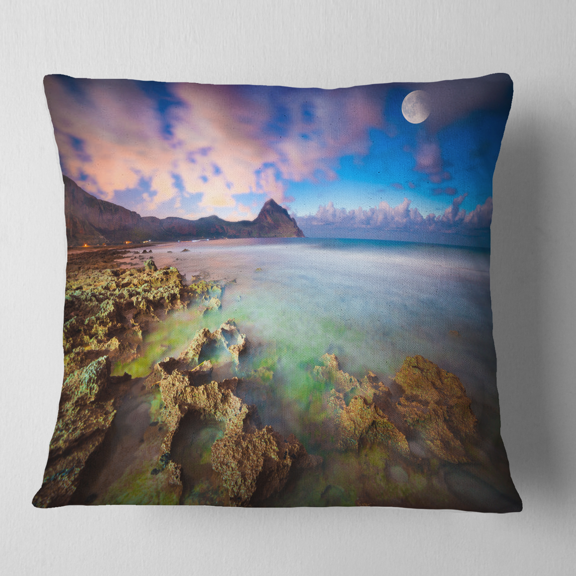 Designart Monte Cofano Reserve - Landscape Photography Throw Pillow - 18x18