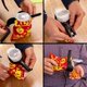 thumbnail image 4 of Juego de 4 clips de cierre, clips de cocina, dispensadores de snacks, clips para verduras, clips para bolsas, 4 of 5