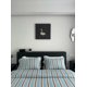 thumbnail image 1 of Juego de cama de punto de jersey retro a rayas azules con fundas de almohada y sábana ajustable, 1 of 10