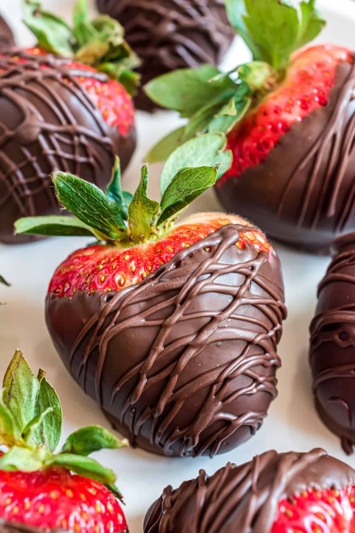 Fresh Long Stem Strawberries, 1 lb Container