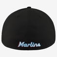 thumbnail image 4 of Men's New Era  Stone Miami Marlins 2026 Spring Training Fan Pack Gradient 39THIRTY Flex Hat, 4 of 4