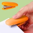 thumbnail image 1 of Mini grapadora portátil para la escuela, la oficina y el hogar: grapadora compacta que cabe en el bolsillo, estuche o bolso. Funciona con grapas de 246 y 266 mm, fácil de recargar, ligera y duradera., 1 of 6
