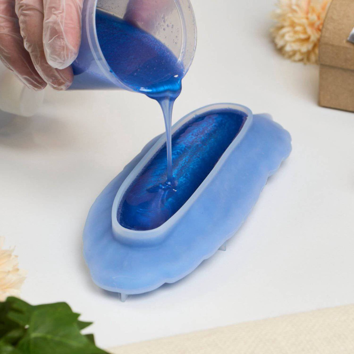 Alumilite Amazing Clear Cast Epoxy Resin Kit for Casting, Coating and Molding Art and Crafts, High-Gloss Plastic Finish, Easy-Pour Countertop and Encapsulation - 2 Gal (1 Gal Part A + 1 Gal Part B)