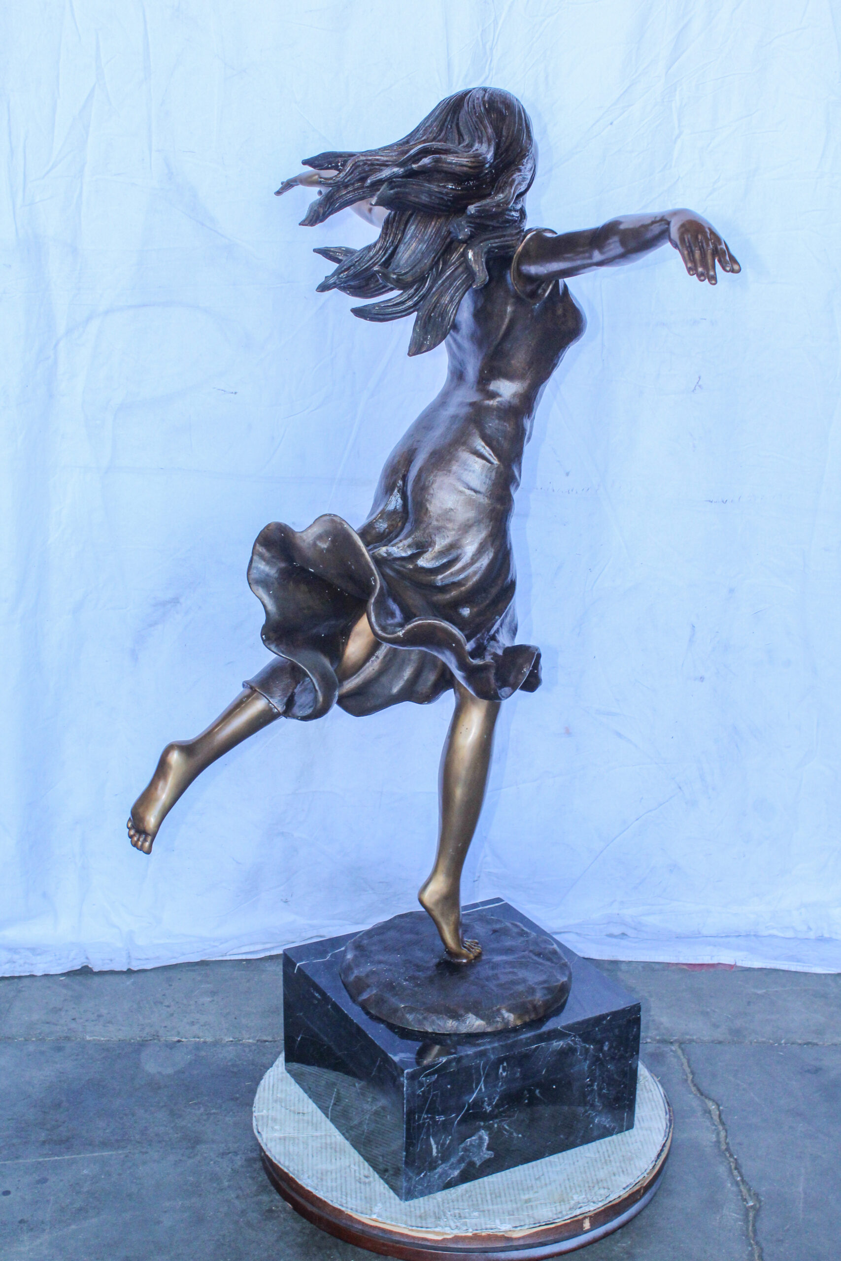 Nifao Bronze Statue, Girl Running in the Wind, Dynamic Art – Outdoor Garden Decor Sculpture, 46"L x 27"W x 57"H