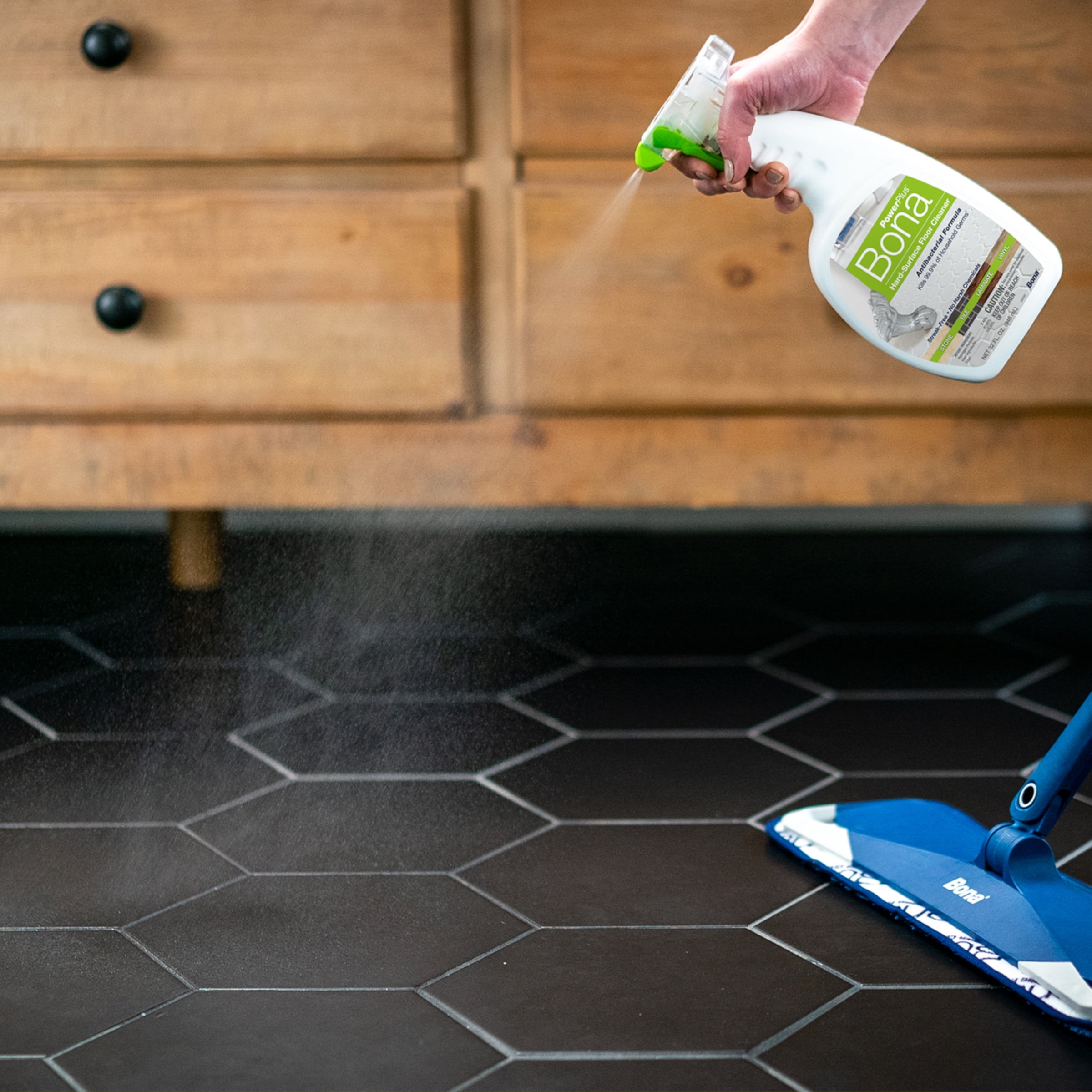 Bona PowerPlus Antibacterial Multi-Surface Floor Cleaner Spray, for Stone  Tile Laminate and Vinyl LVT/LVP, 22 Fl Oz
