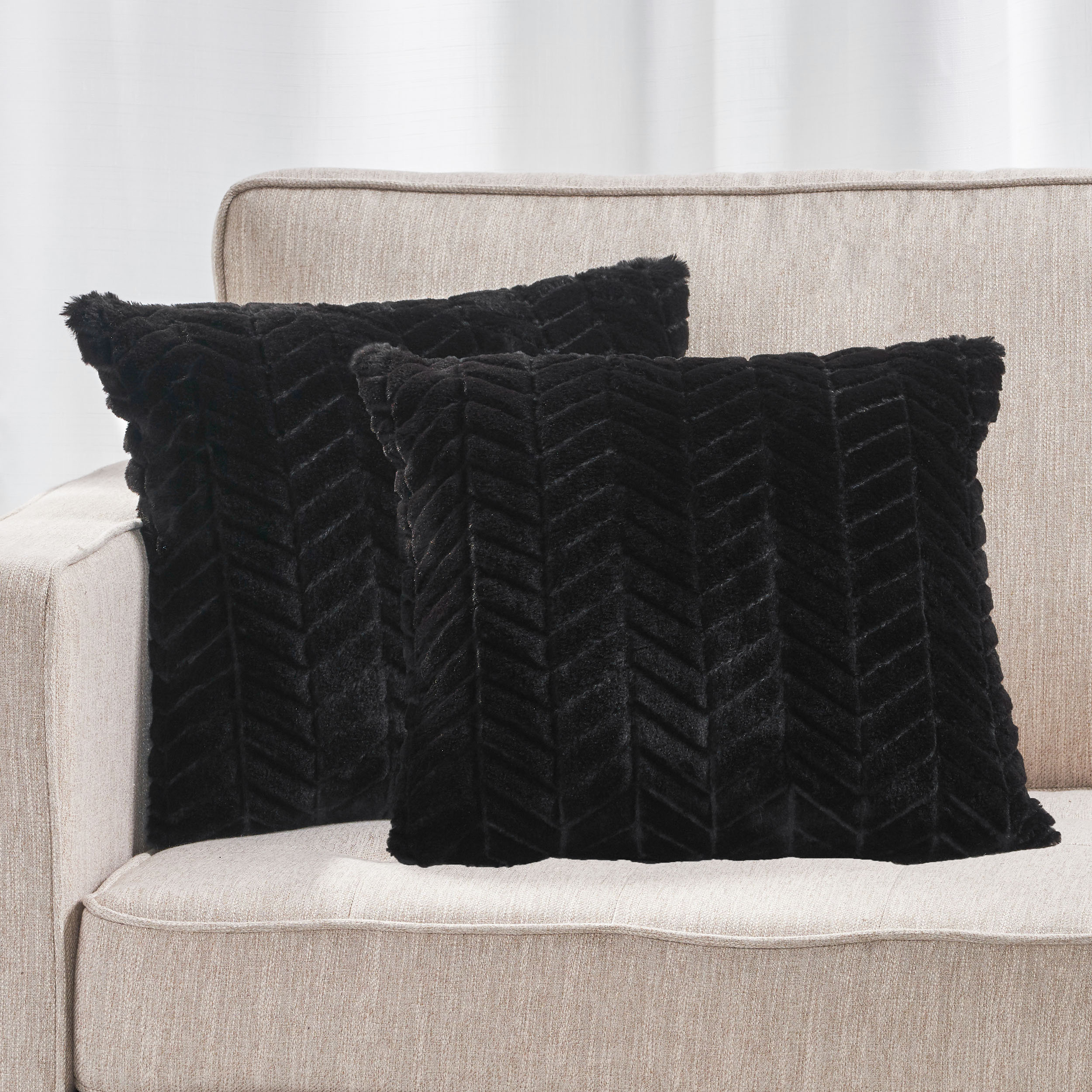 Noble House Elise Faux Fur Throw Pillow (Set of 2), Black